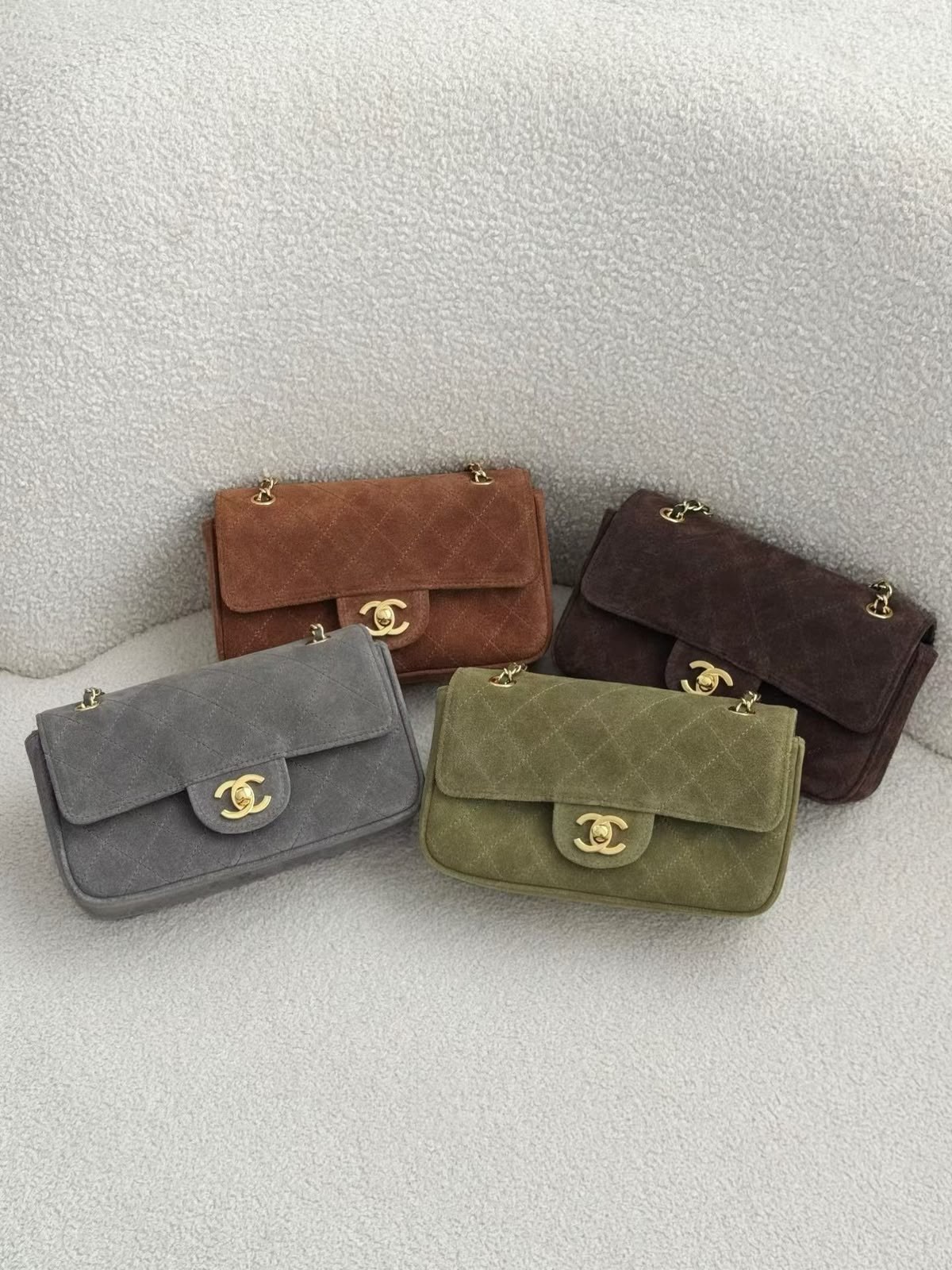 CHANEL Quilted Chain Flap Bag