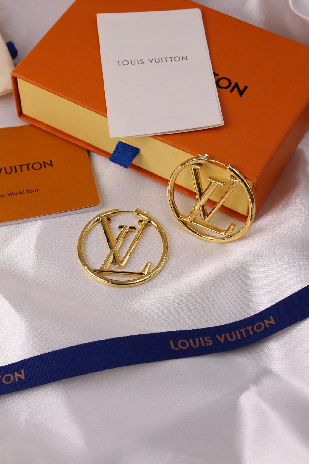 Louis Vuitton LV Circle Hoop Earrings Gold