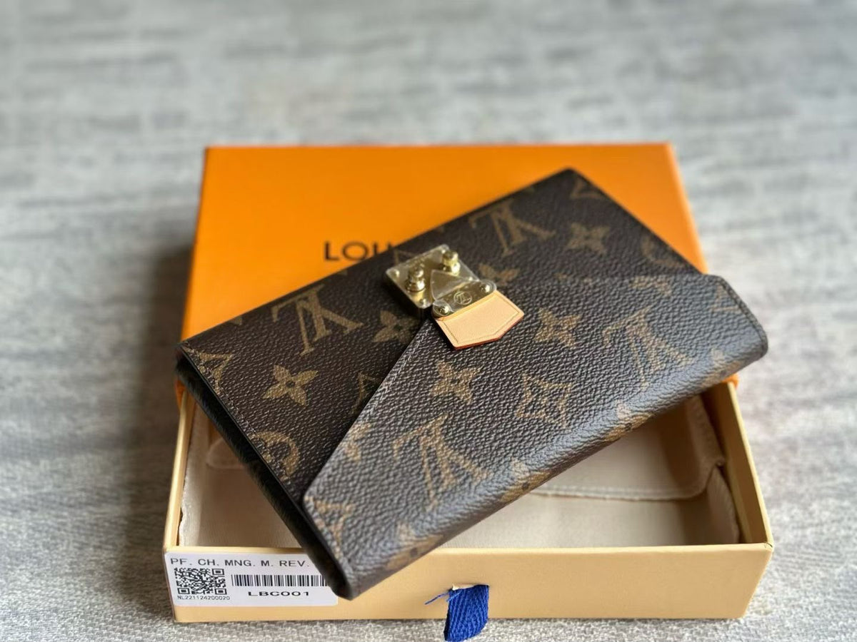 Louis Vuitton Lip and Eye Brush Set / 17 cm