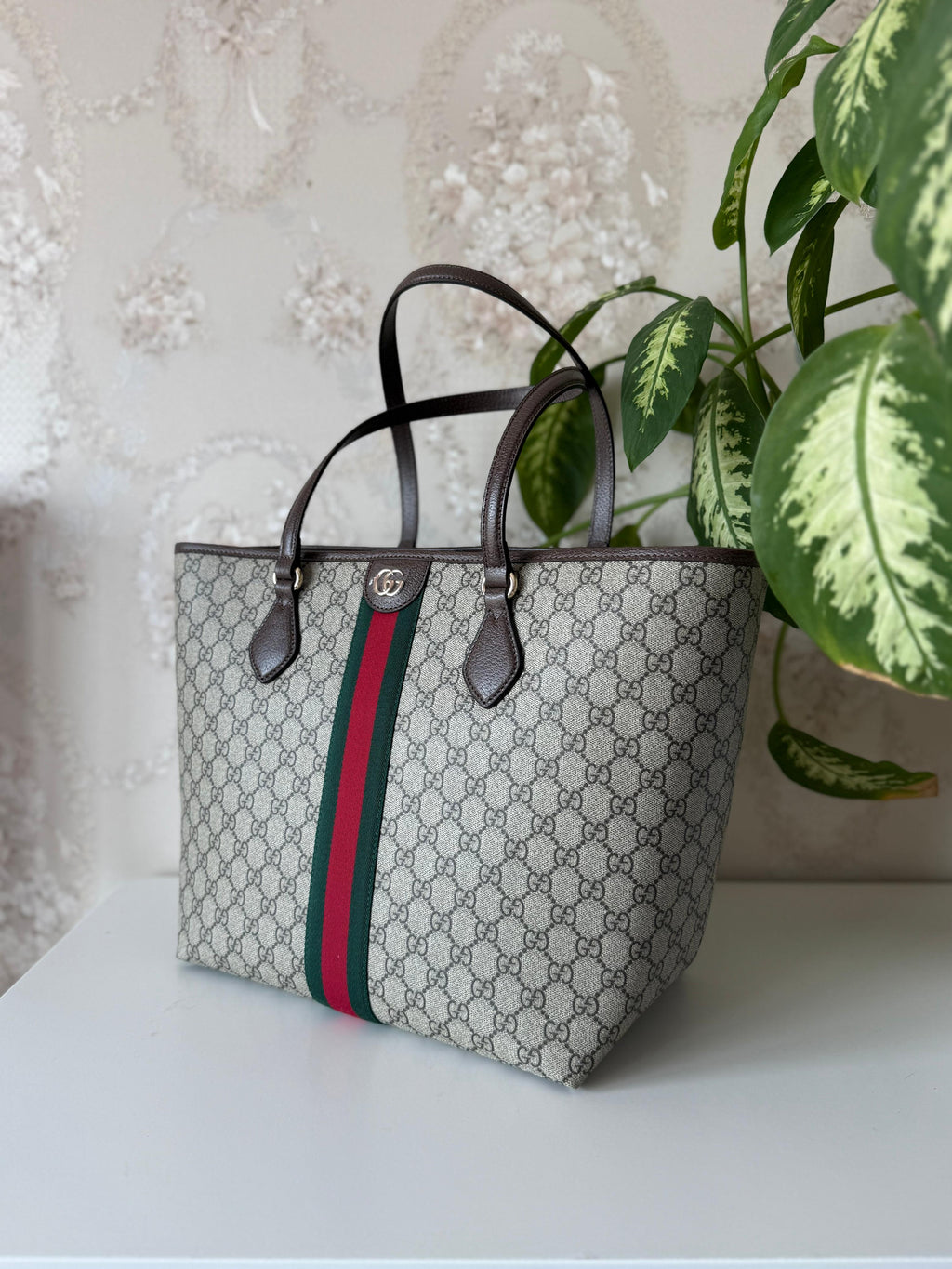 Gucci Ophidia GG Supreme Tote Bag)