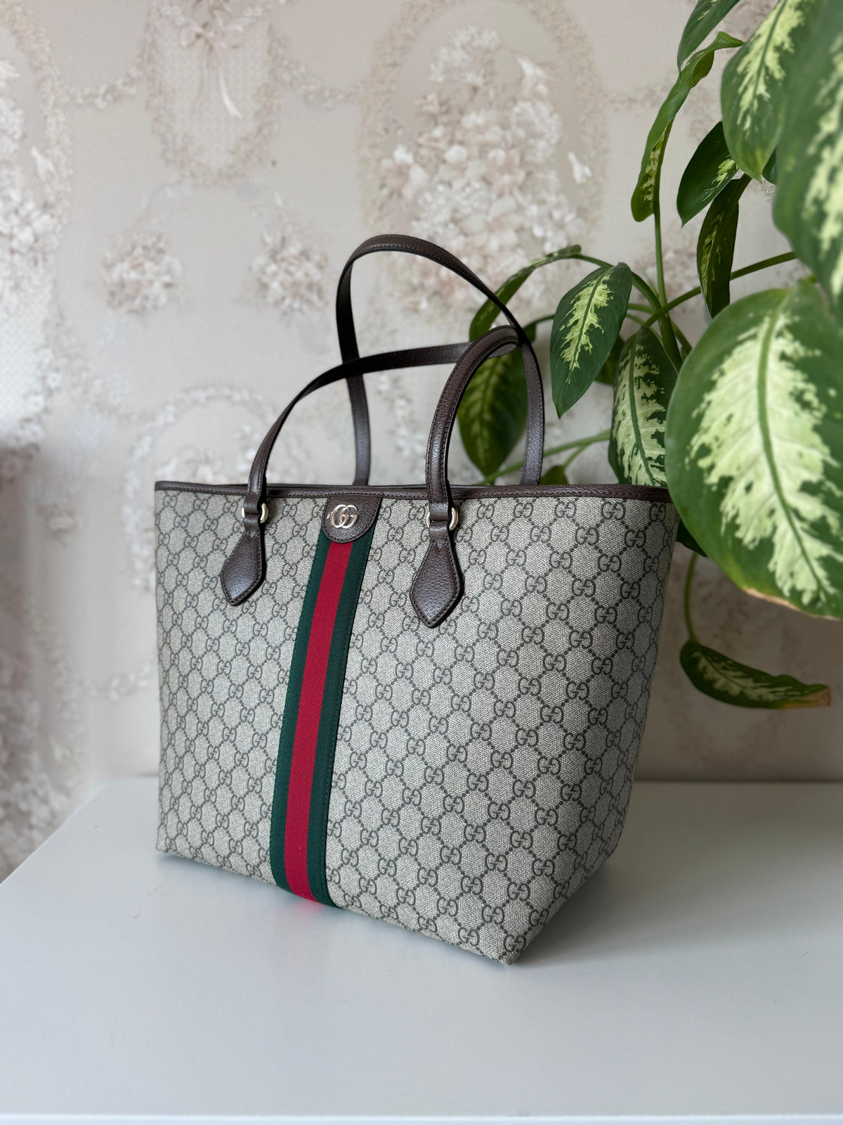 Gucci Ophidia GG Supreme Tote Bag)