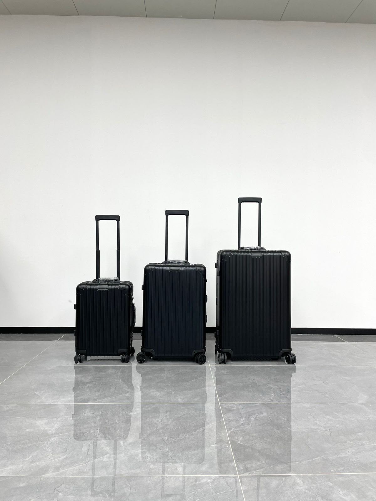 Rimowa Original Aluminium Suitcase Collection Black