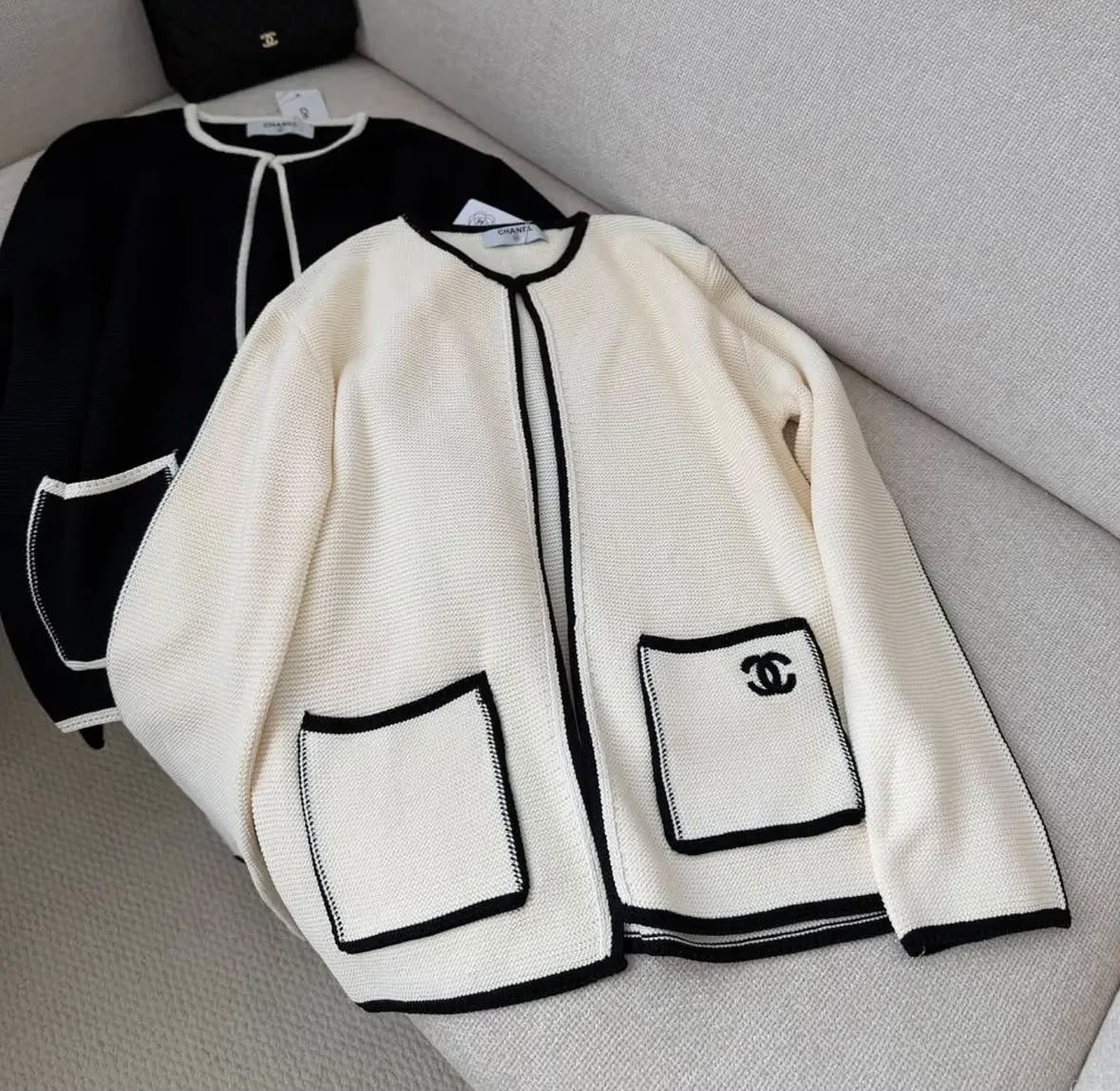 CHANEL Contrast-Edge Pocket Cardigan